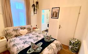 Amazonian Jungle Apartment In Vienna