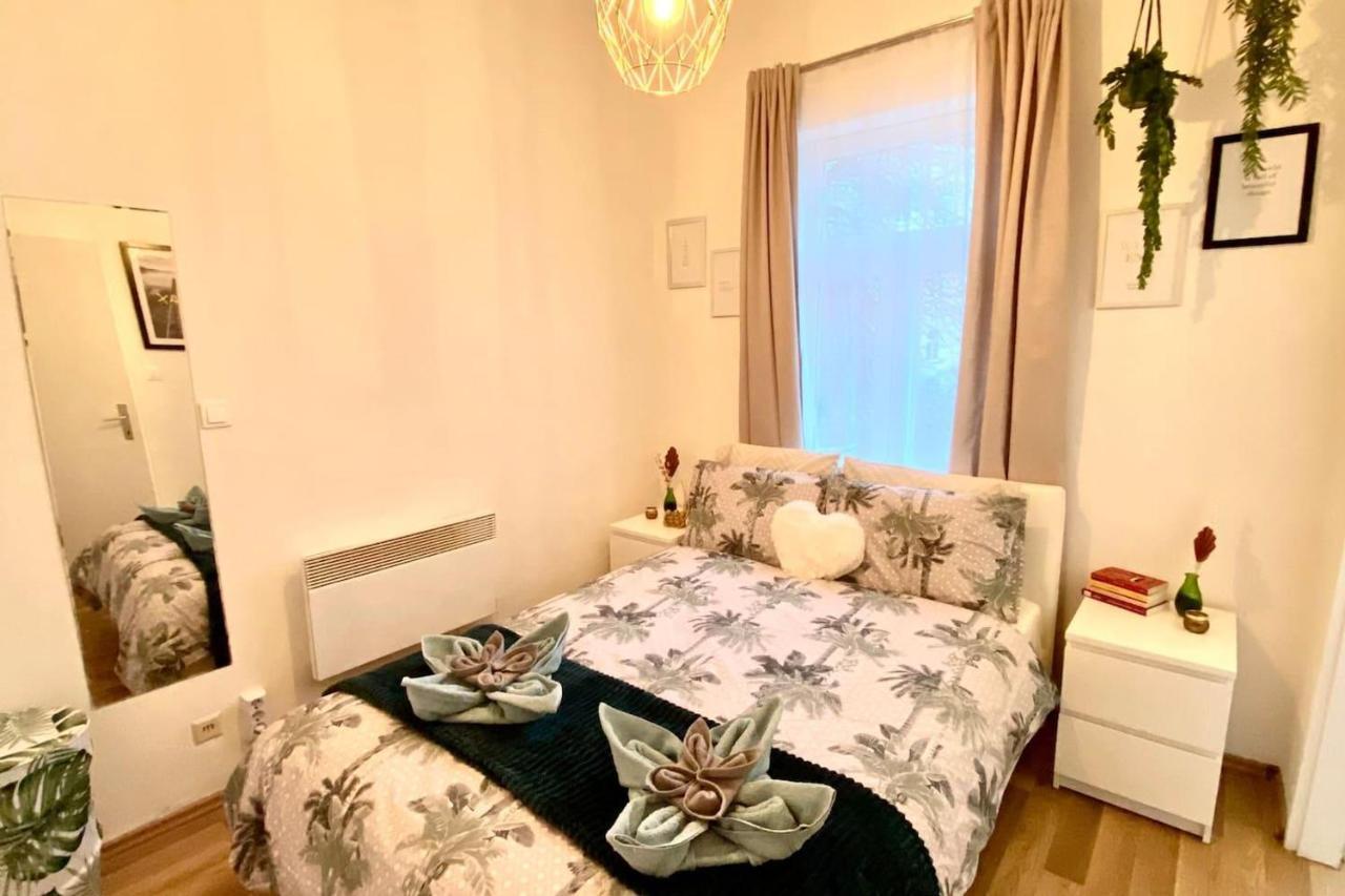 Amazonian Jungle Apartment In Vienna Esterno foto