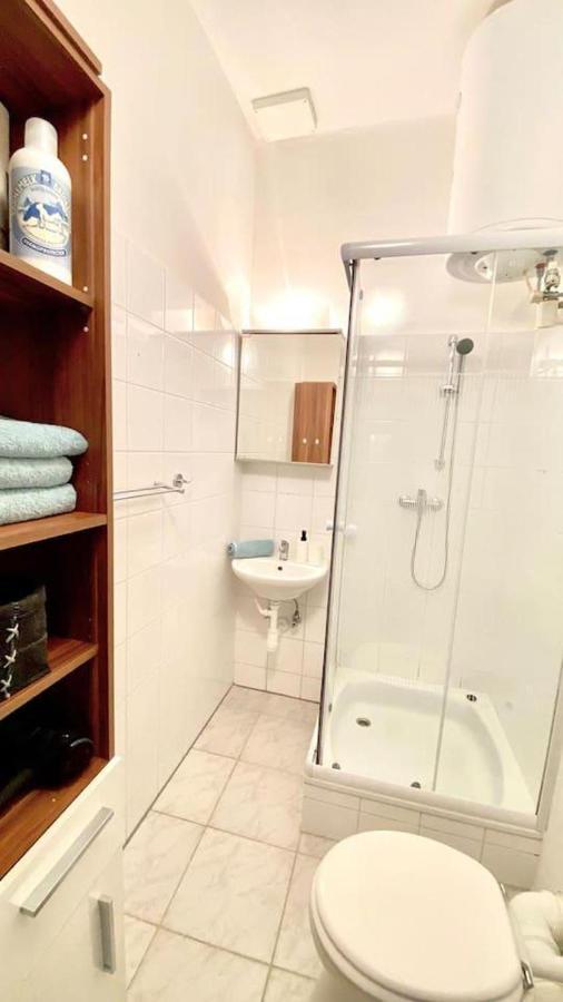 Amazonian Jungle Apartment In Vienna Esterno foto